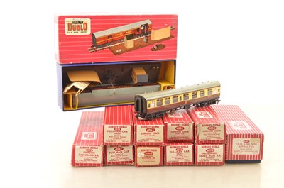 Lot 505 - Hornby-Dublo 00 Gauge boxed 2-Rail Super Detail BR maroon WR and Pullman Chocolate and cream Coaches and Royal Mail Coaches (11)