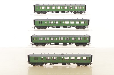 Lot 591 - Rake of four 00 Gauge Southern green Set 783  Mainline Coaches