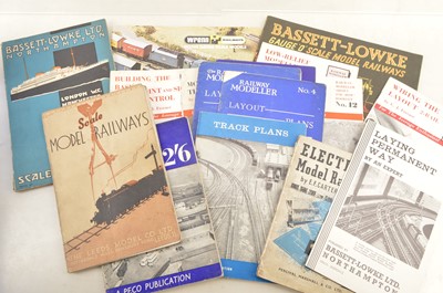 Lot 602 - Various N 00 and 0 Gauge Catalogues by Wrenn Trix Bassett-Lowke and others publications including Railway Modeller 'Shows you How'