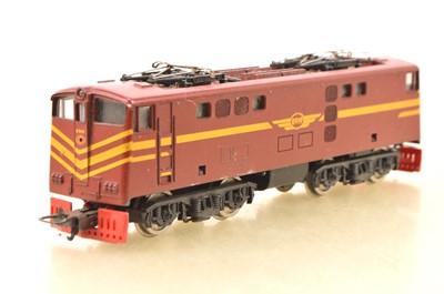 Lot 606 - Lima South African HO Gauge 208057LG SAR maroon Trans Karoo twin pantograph Electric Locomotive