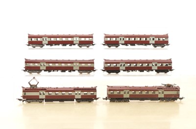 Lot 609 - Lima South African unboxed HO Gauge SAR maroon and grey 6-Car Suburban Train (6)