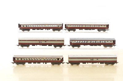 Lot 612 - Lima South African HO Gauge unboxed SAR Trans Karoo maroon and grey Passenger Coaches (6)