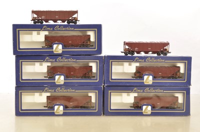 Lot 617 - Lima South African HO Gauge boxed  309072 SAR brown Hopper wagons (7)