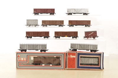 Lot 618 - Lima South African HO Gauge unboxed SAR double bogie Box Cars