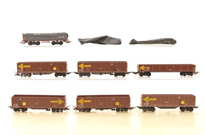 Lot 620 - Lima South African HO Gauge unboxed SAR brown bogie Open wagons (7 + two covers)