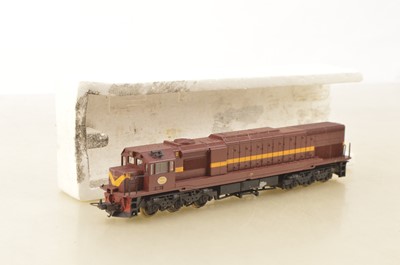 Lot 626 - Lima South African unboxed HO Gauge 208134 SAR maroon 502 Class 34 Diesel Locomotive 34228