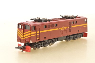 Lot 627 - Lima South African HO Gauge 208057LG SAR maroon Trans Karoo twin pantograph Electric Locomotive