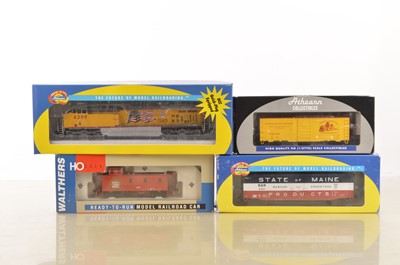 Lot 690 - Athearn HO Gauge Diesel Locomotives and Freight Stock (4)