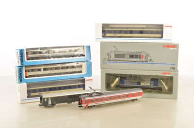 Lot 705 - Marklin HO Gauge Swiss Electric Locomotive Together with Swiss and French Coaching Stock (7)