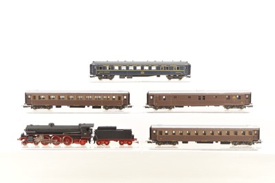 Lot 744 - Rivarossi HO Gauge Italian Steam Train Convoglio R95 I Campione (5)