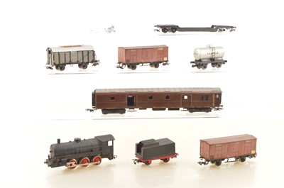 Lot 747 - Rivarossi Italian HO Gauge Kit Built Steam Locomotive and Rolling Stock (7)