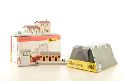 Lot 755 - Rivarossi HO Gauge 1960s Plastic Stations San Nazario and Dubino and A Factory Sealed Tunnel (4)