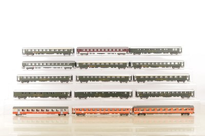 Lot 802 - Swiss HO Gauge Coaching Stock (16)