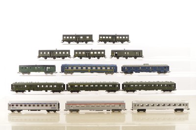 Lot 803 - French HO Gauge Coaching Stock (14)