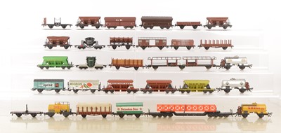 Lot 810 - Continental HO Gauge Freight Stock (29)