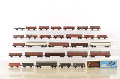 Lot 814 - Piko Continental Freight Stock (30)