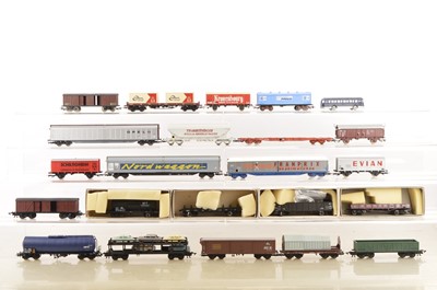 Lot 815 - French HO Gauge Freight Stock (23)