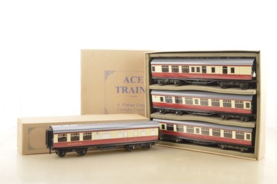 Lot 856 - Ace Trains 0 Gauge Modern issue C/5 Set B BR Red & cream Passenger coaches