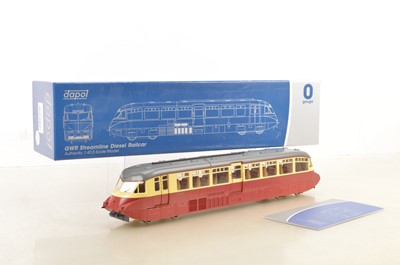 Lot 877 - Dapol 0 Gauge modern issue Ref: 7D-011-005 BR Lined Carmine & Cream Streamlined Diesel Railcar