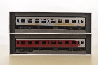 Lot 918 - Sancheng (China) / Bachmann Brassworks modern Issue 0 Gauge BR Mk 1 SB  Coaches (2)