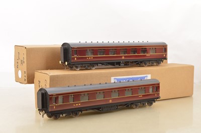 Lot 976 - GM Coaches 0 Gauge Kitbuilt Finescale pair of LMS coaches