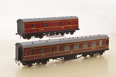 Lot 992 - GM Models Kitbuilt Finescale 0 Gauge pair of LMS Passenger coaches (2)