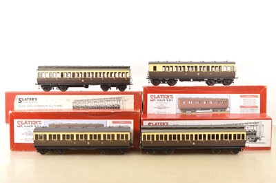 Lot 995 - Slaters 0 Gauge Finescale Kitbuilt group of GWR Passenger coaches (4)