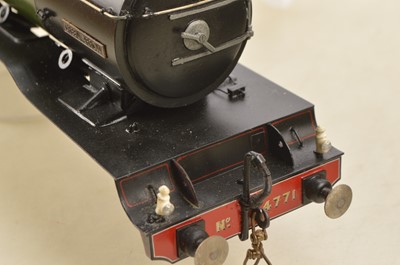 Lot 996 - Unknown make 0 Gauge finescale Class V2 Locomotive body and Tender in LNER lined green 'Green Arrow'