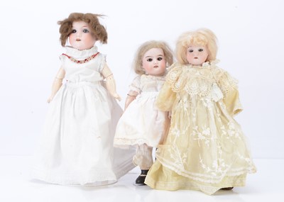 Lot 79 - An AM Floradora child doll