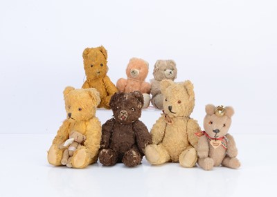 Lot 85 - Seven small German post-war pin-jointed teddy bears