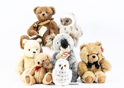 Lot 151 - Seven collectors/ manufactured teddy bears