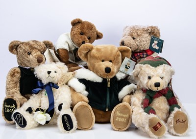 Lot 156 - A quantity of  collectors and manufactured teddy bears