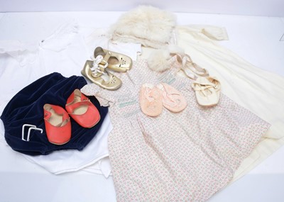 Lot 189 - A quantity of vintage children's clothes