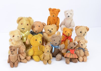 Lot 190 - Twelve post war small continental pin jointed teddy bears