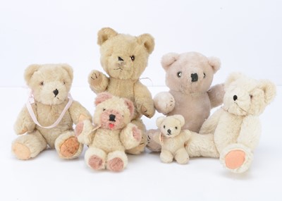 Lot 197 - Seven Shanghai Doll Factory teddy bears