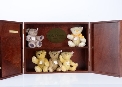 Lot 284 - A Steiff limited edition British Collectors UK Baby Bear Set, 1999-2003