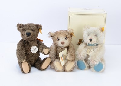 Lot 288 - Three Steiff yellow tag teddy bears