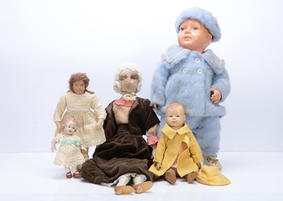 Lot 338 - Various dolls