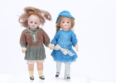 Lot 367 - Two German dolls' house dolls