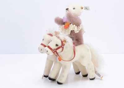 Lot 493 - A Steiff limited edition Circus Series Bare Back Rider Set