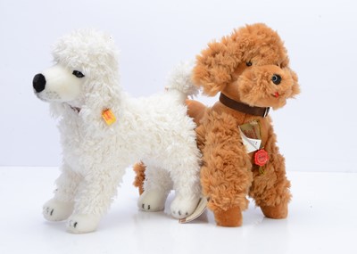 Lot 550 - A Steiff yellow tag poodle