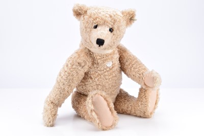 Lot 590 - A Steiff limited edition Teddy Bear 1909 blonde replica