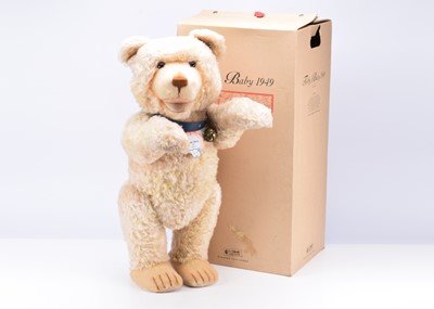 Lot 592 - A Steiff limited edition Teddy Baby 1949 replica