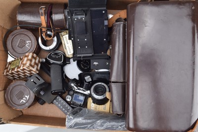 Lot 85 - A Tray of Nikon Accessories