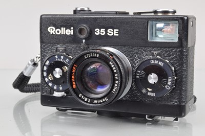 Lot 93 - A Rollei 35 SE Compact Camera