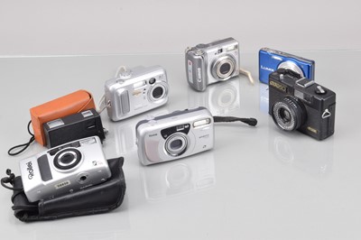 Lot 104 - A Tray of Compact Cameras