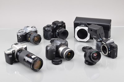 Lot 113 - A Group of Minolta SLR Cameras