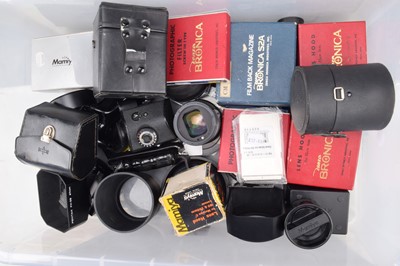 Lot 132 - Medium Format Accessories