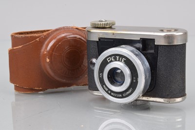 Lot 149 - A Walter Kunik Petie Sub Miniature Camera