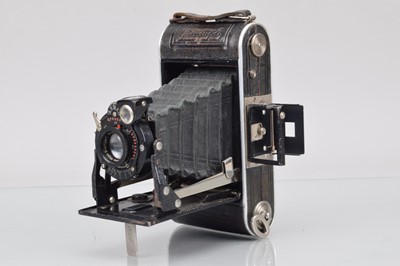 Lot 289 - A Nagel Triumph 68 Folding Camera